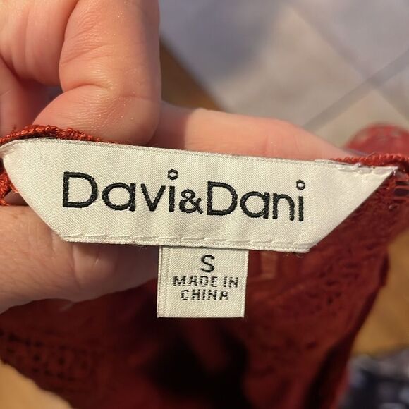 Davi & Dani Brick Red Cold Shoulder Lace detail top - Picture 6 of 7